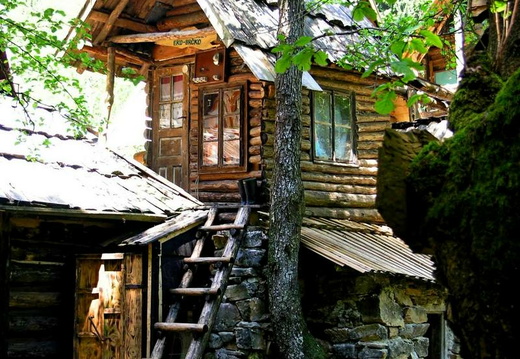 Zelenkovac Hütte